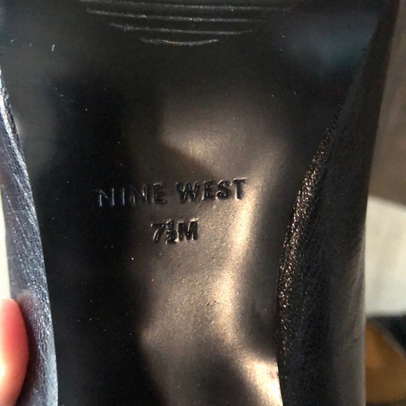 Very nice Nine West heels w/ tassels - Picture 8 of 8